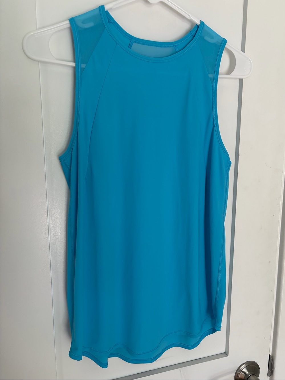 31. Size 6 LULULEMON Blue Tank With Mesh Detail *small flaw